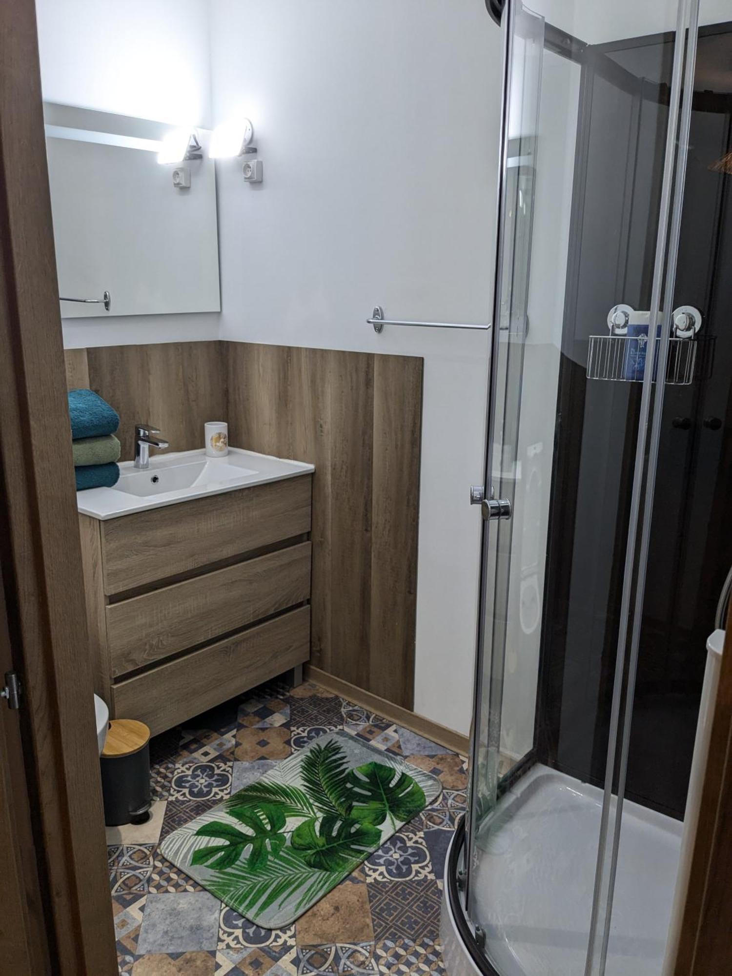 Chez Cornelia Bed & Breakfast Естан Екстериор снимка