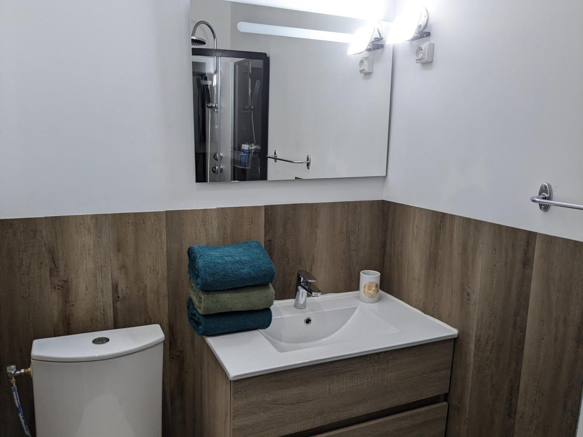 Chez Cornelia Bed & Breakfast Естан Екстериор снимка